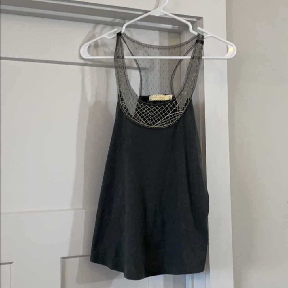 Green mesh tank